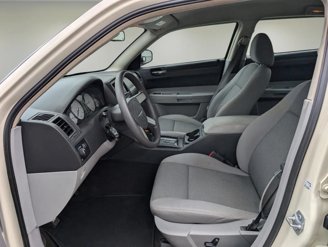 2007 Chrysler 300 - 2C3KA43R67H704396 - Image #11