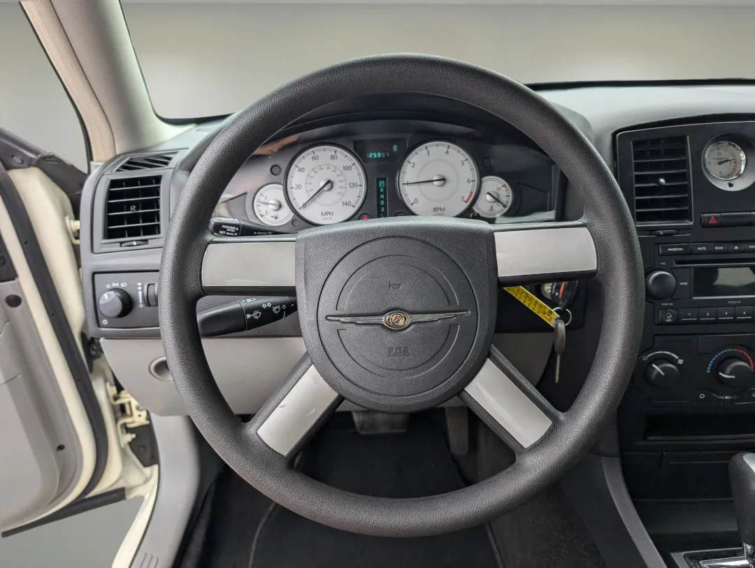 2007 Chrysler 300 - 2C3KA43R67H704396 - Image #17