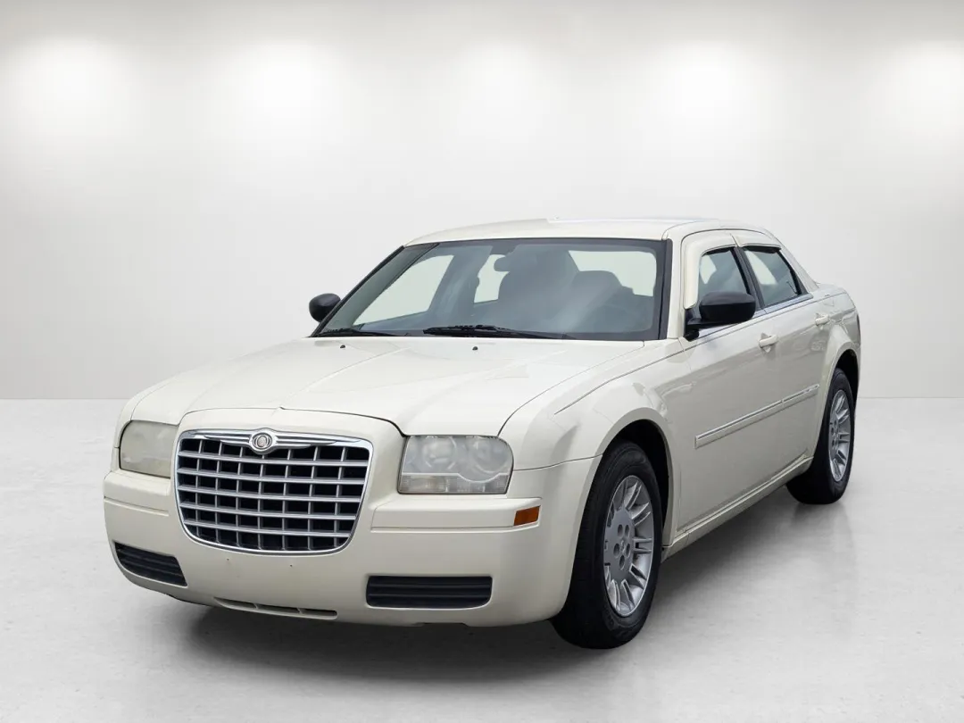 2007 Chrysler 300 - 2C3KA43R67H704396 - Image #2