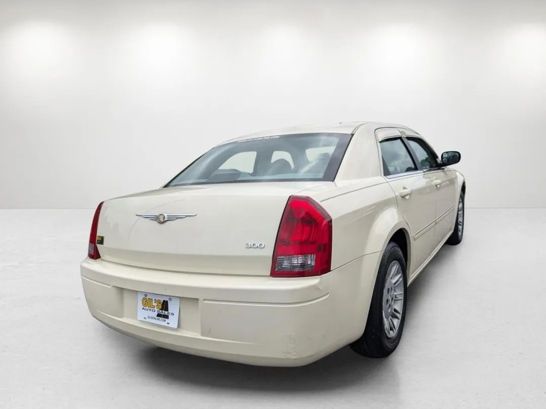 2007 Chrysler 300 - 2C3KA43R67H704396 - Image #6