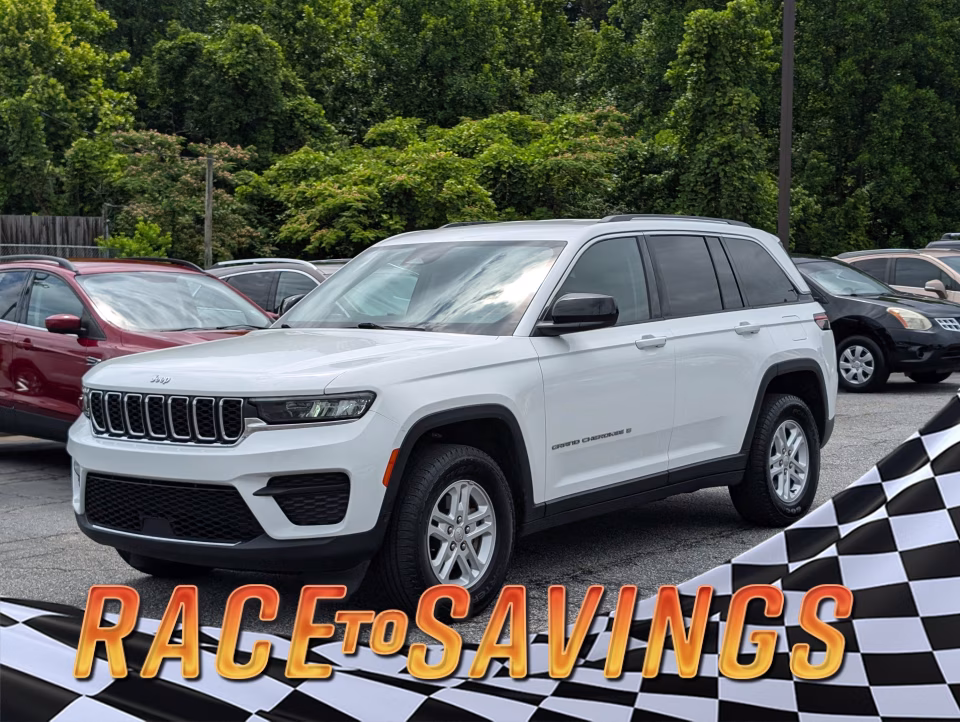 2023 Jeep Grand Cherokee Laredo's photo