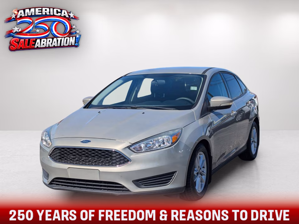 2015 Ford Focus Sedan SE's photo