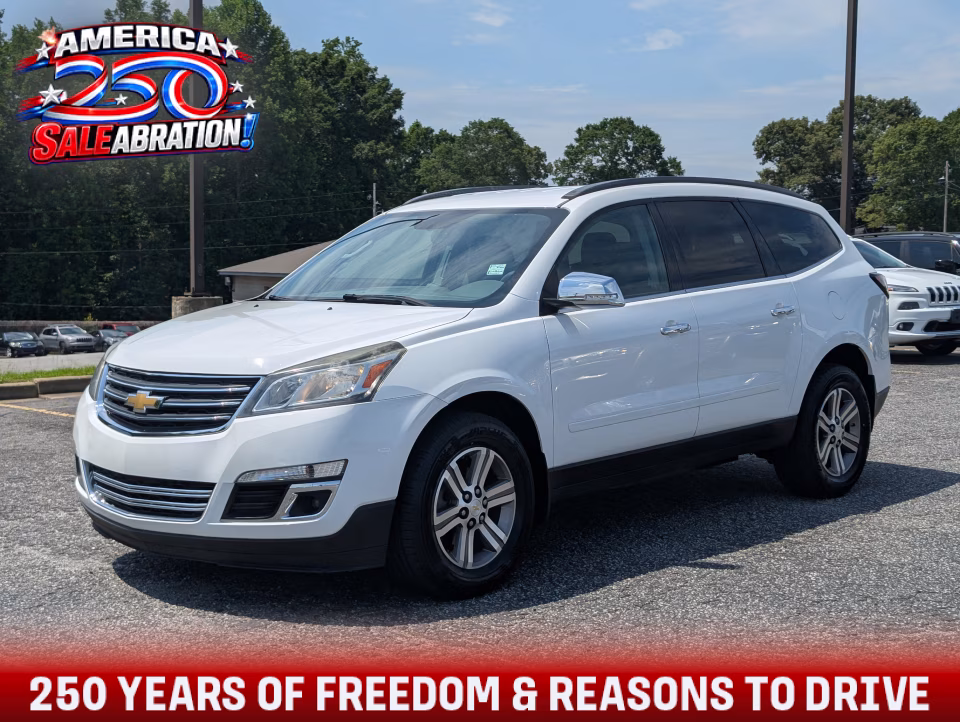 2016 Chevrolet Traverse 2LT FWD's photo