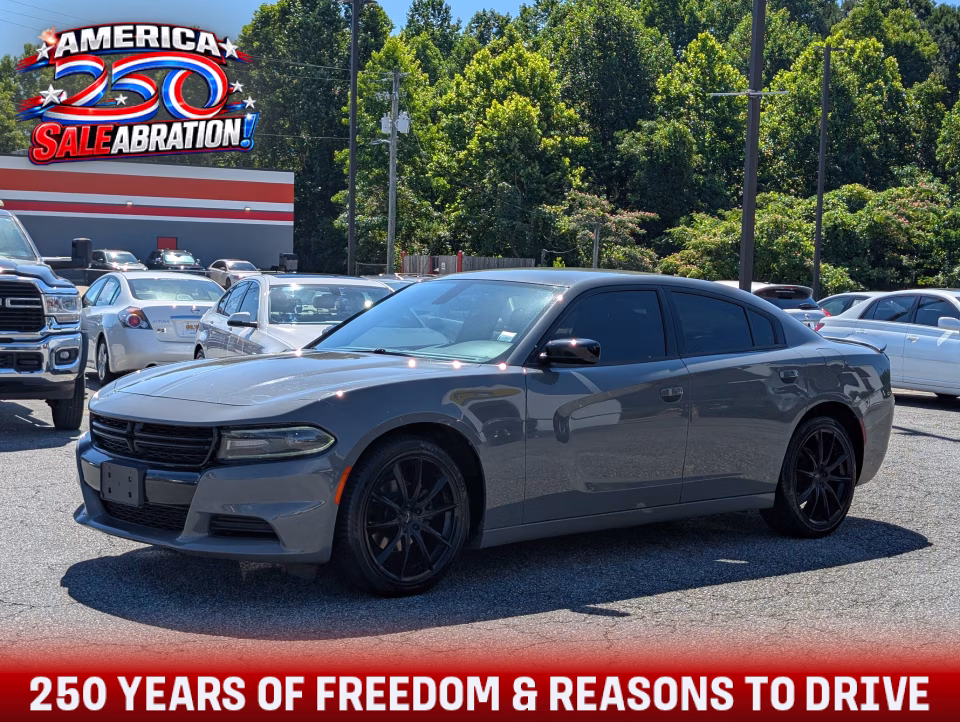 2018 Dodge Charger SXT's photo