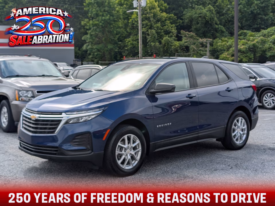 2023 Chevrolet Equinox LS's photo